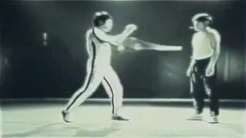 How Bruce Lee Lights His Matches - YouTube[17-34-08].JPG